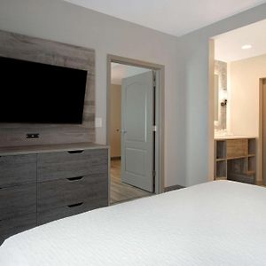 One-Bedroom King Suite